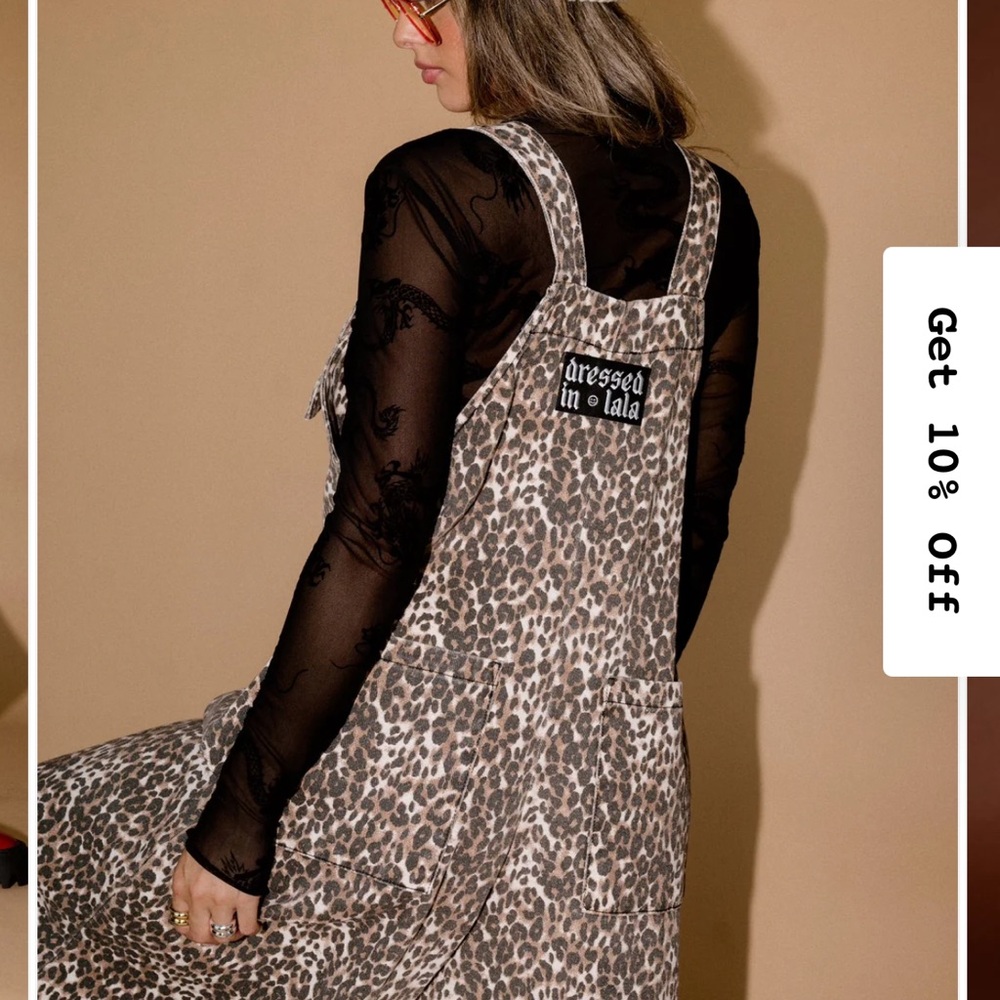 Dressed in LALA Big Feelings Oversized Denim Overalls in Vintage Leopard - Picture 6 of 7